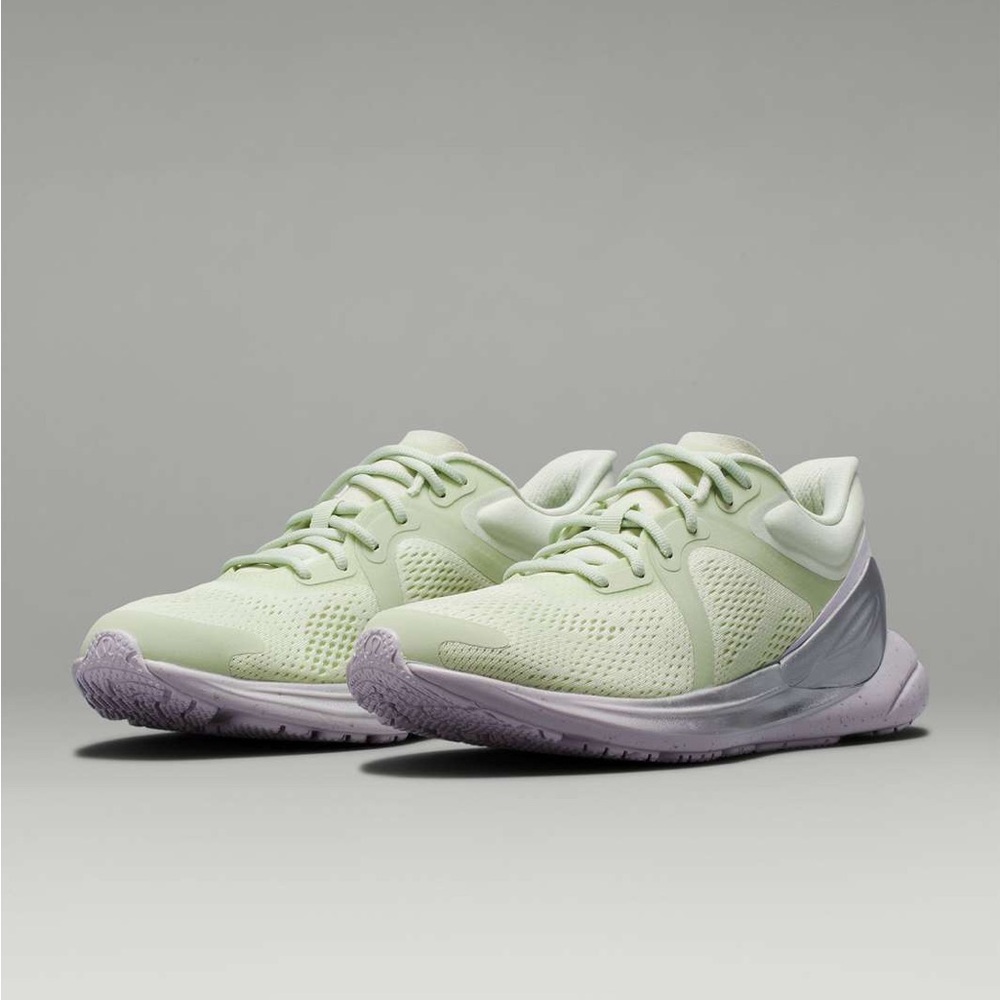 Lululemon Blissfeel sneakers